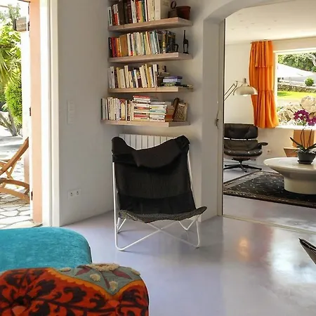 With 4 Bedrooms In Saint-raphael, With Wonderful Sea View, Priva Saint-Raphael (Var)