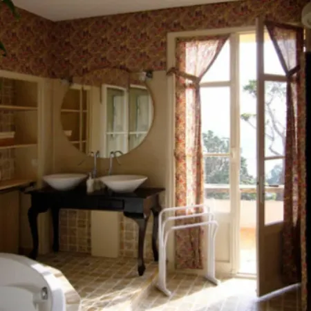 With 4 Bedrooms In Saint-raphael, With Wonderful Sea View, Priva Apartment Saint-Raphael (Var)