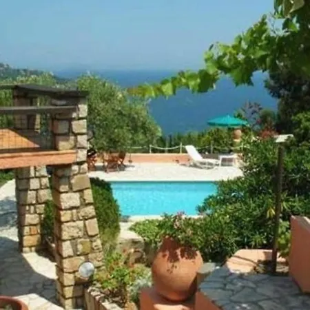With 4 Bedrooms In Saint-raphael, With Wonderful Sea View, Priva Apartment Saint-Raphael (Var)
