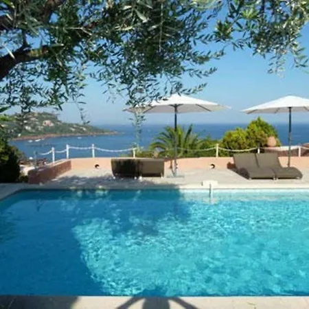 With 4 Bedrooms In Saint-raphael, With Wonderful Sea View, Priva Apartment Saint-Raphael (Var)